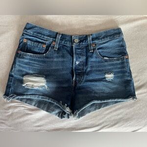Women’s Levi shorts - NWOT